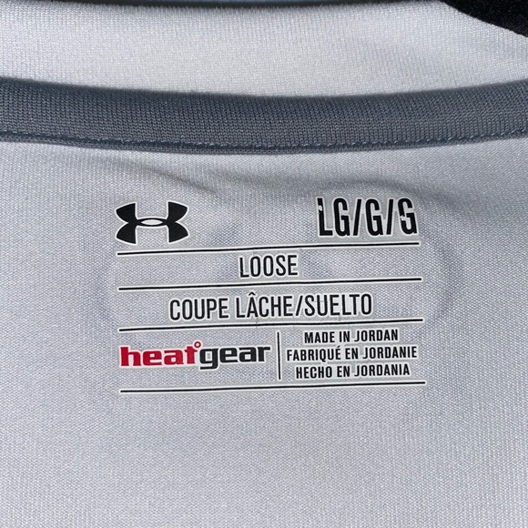 Under armour women’s v neck shirt size large - Picture 2 of 3